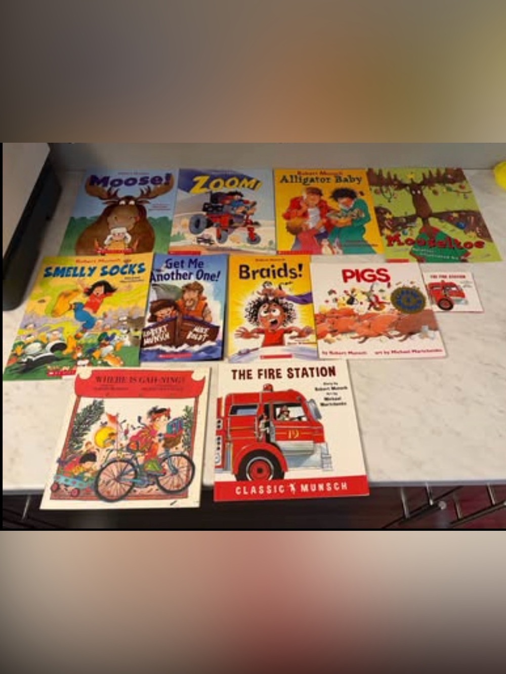 Robert Munch Bundle - 11 Books Set